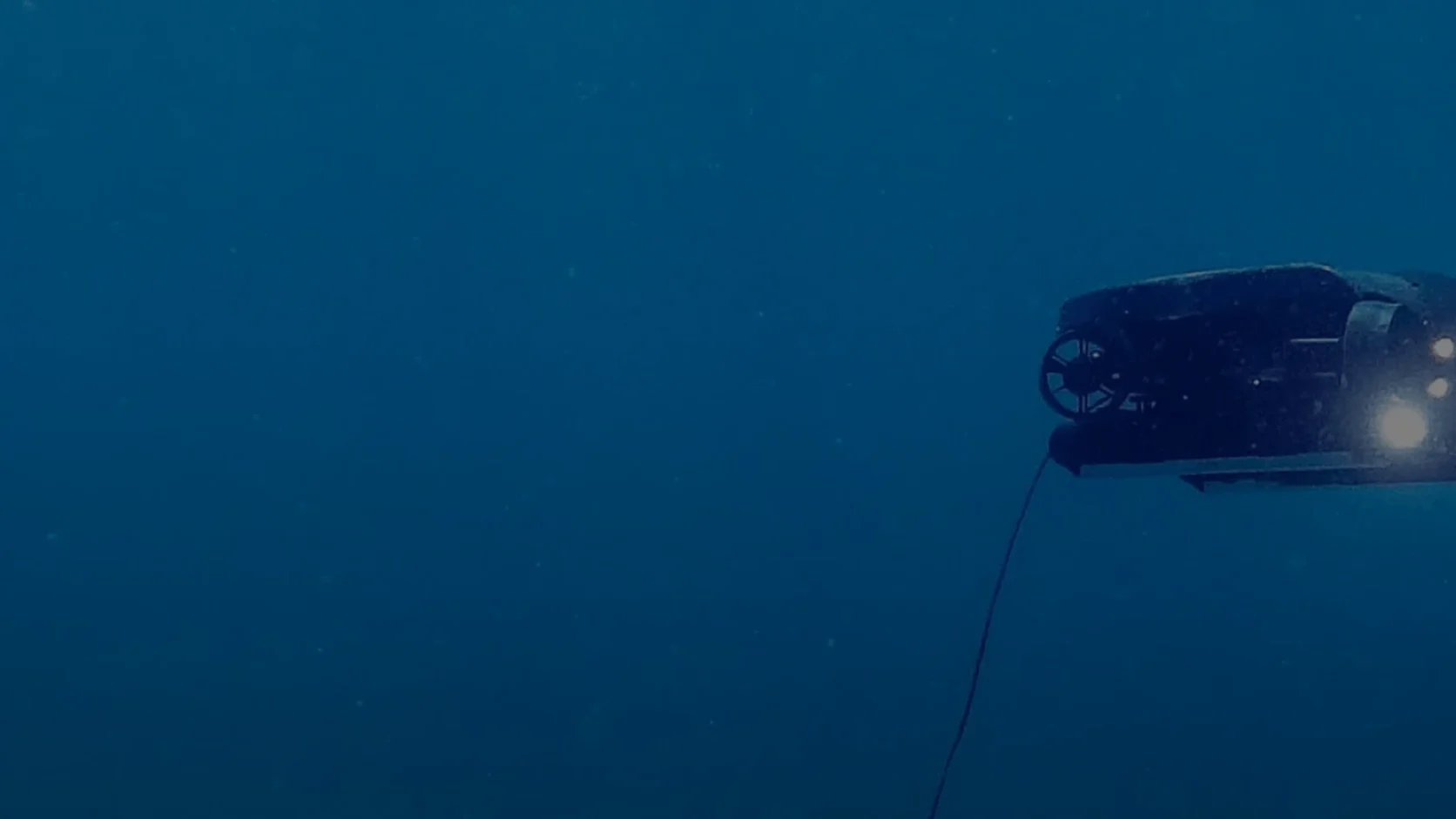 ROV industrial con sensores y herramientas modulares